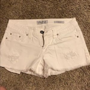 Daytrip white shorts
